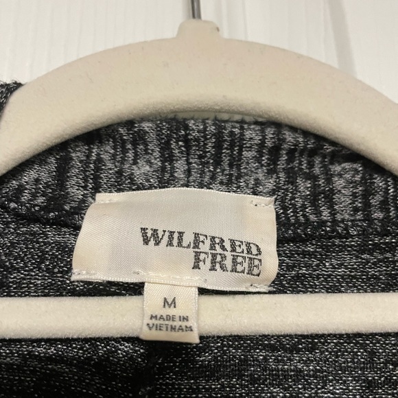 Aritzia (Wilfred Free) ZLATA Sweater - Picture 3 of 4